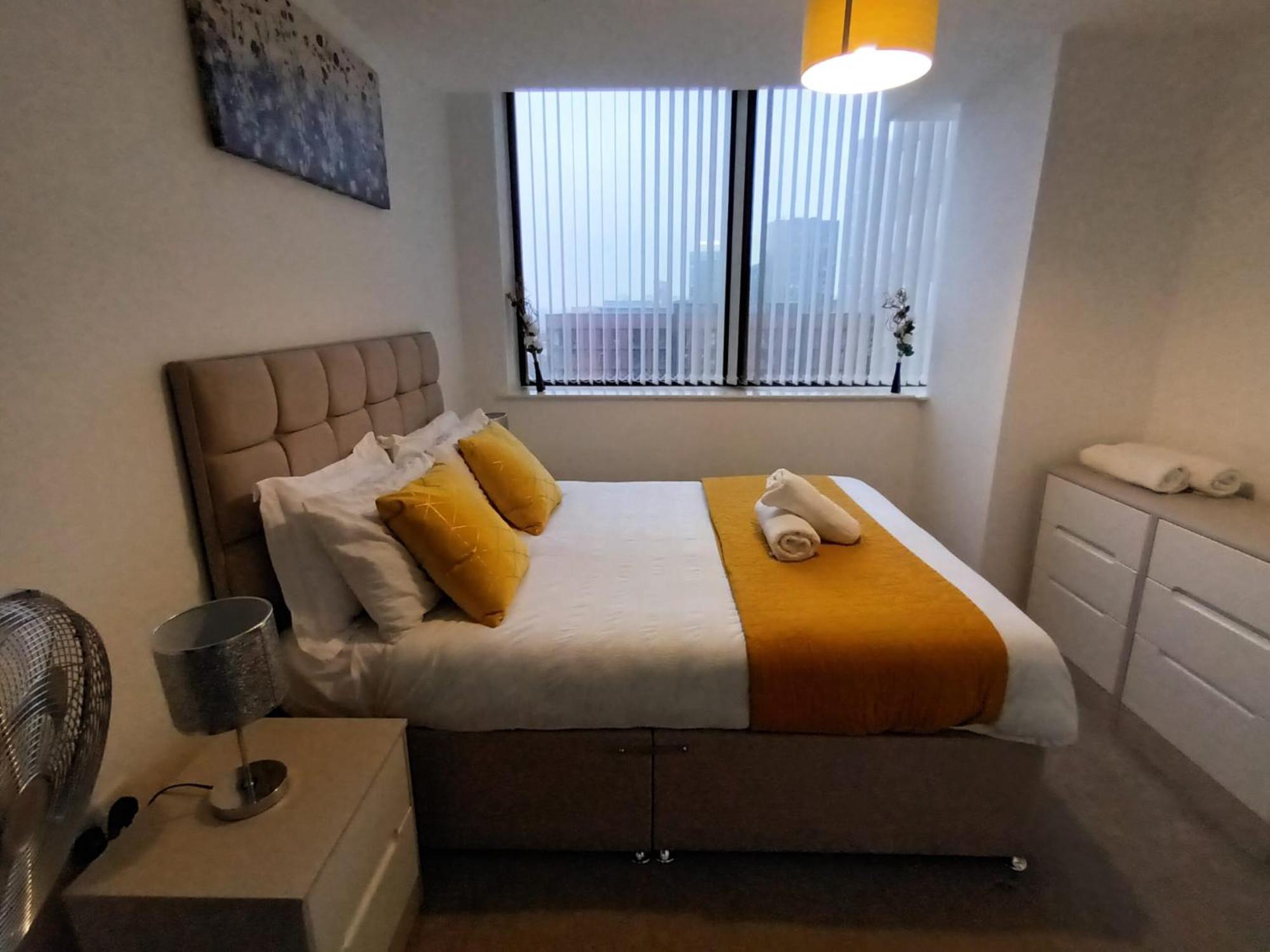 Kcs Broad Street Apartment Birmingham Bagian luar foto