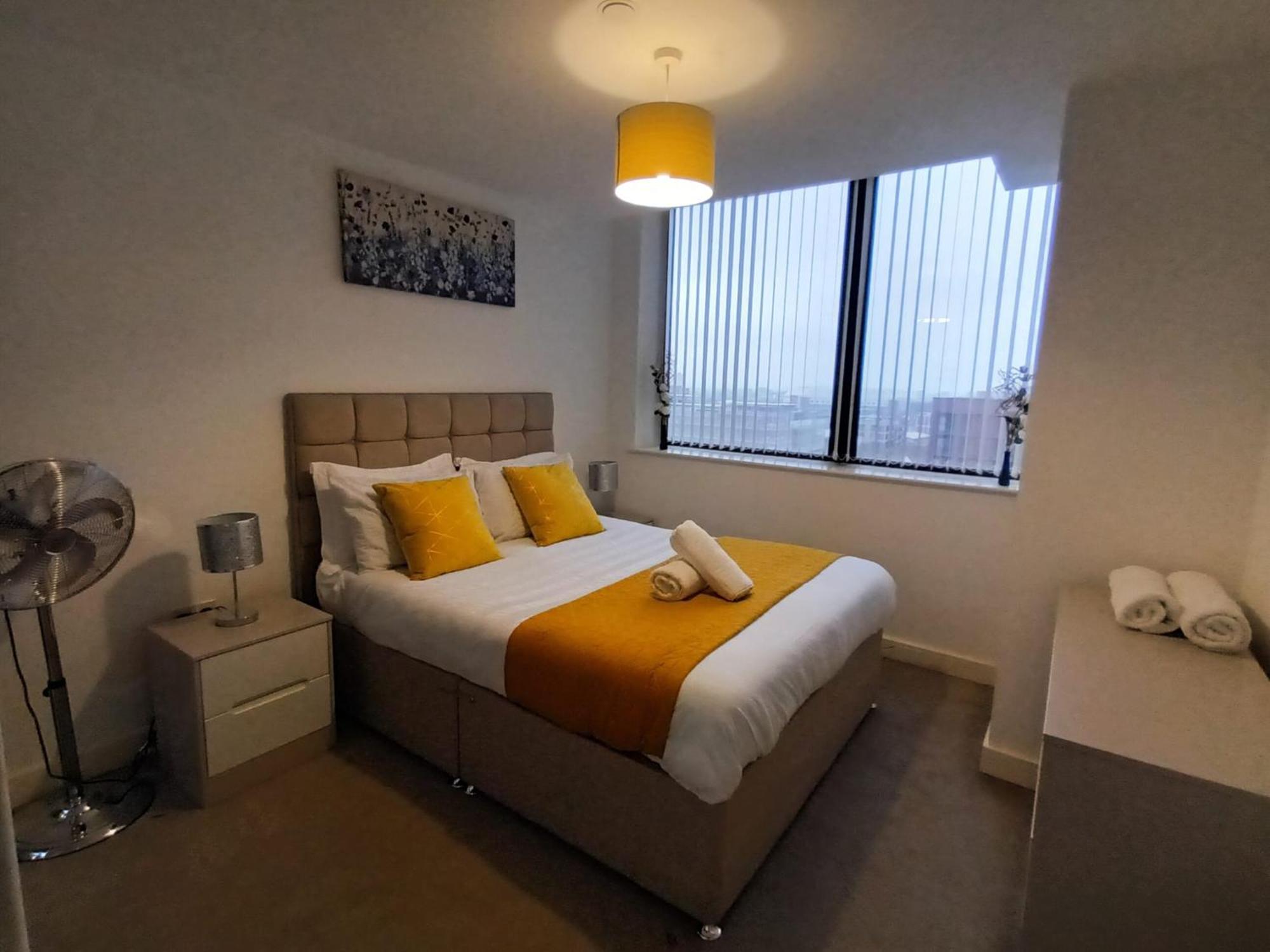 Kcs Broad Street Apartment Birmingham Bagian luar foto