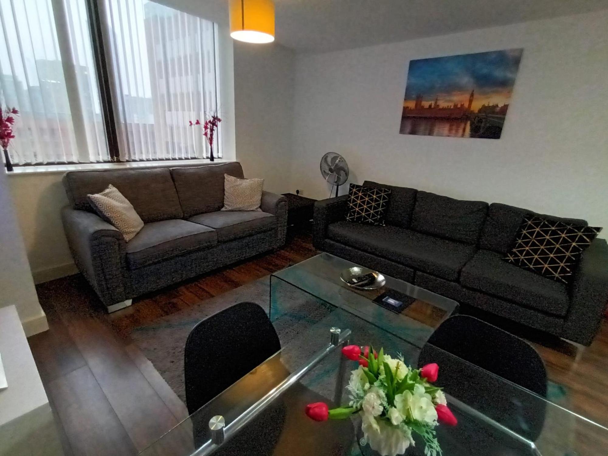 Kcs Broad Street Apartment Birmingham Bagian luar foto